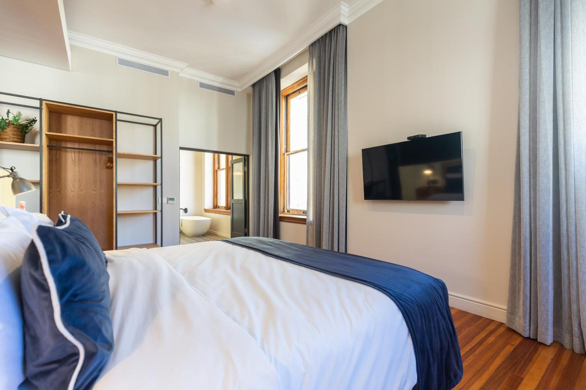 Old Bank Hotel - Lion Roars Hotels & Lodges Cape Town Room photo