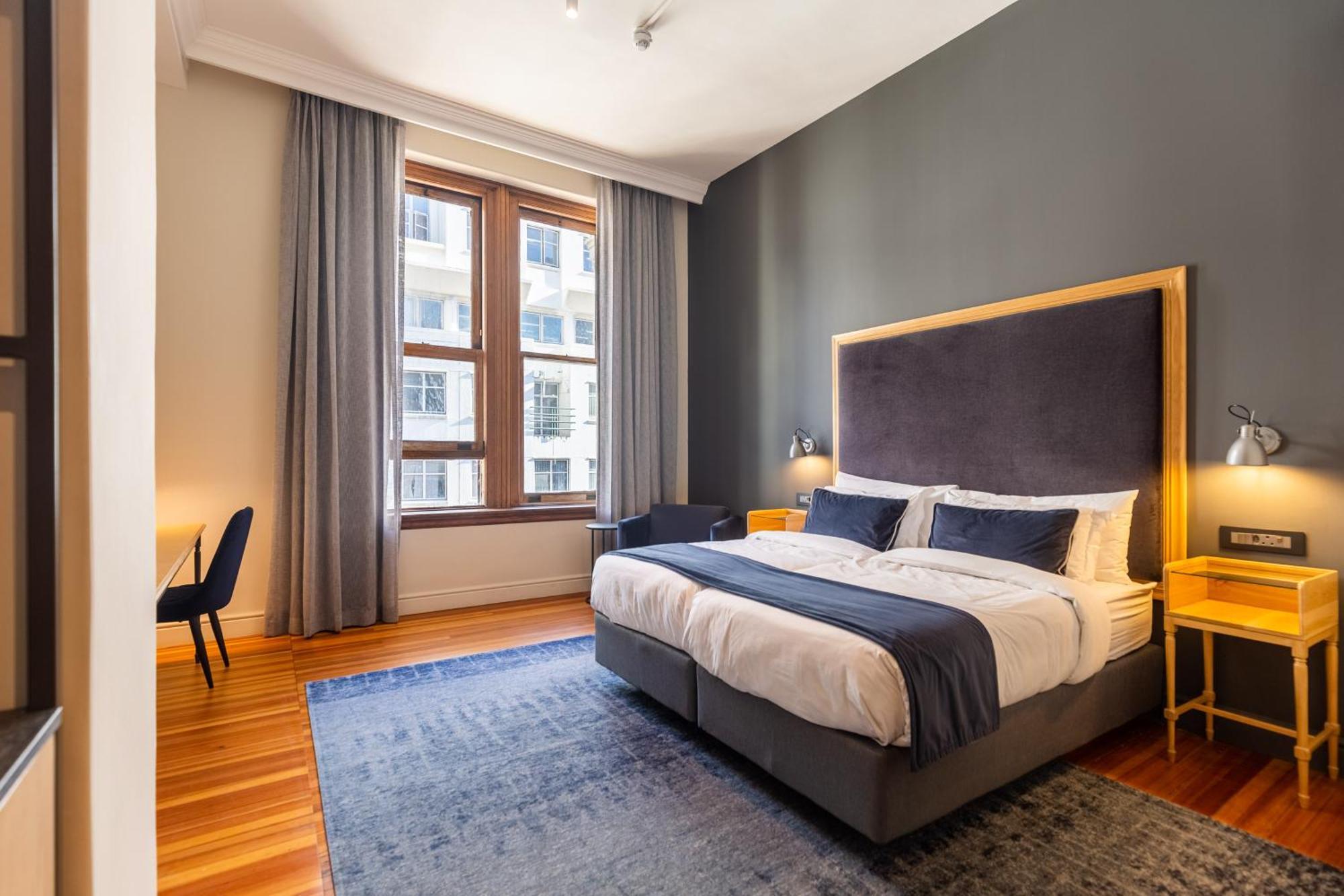 Old Bank Hotel - Lion Roars Hotels & Lodges Cape Town Room photo